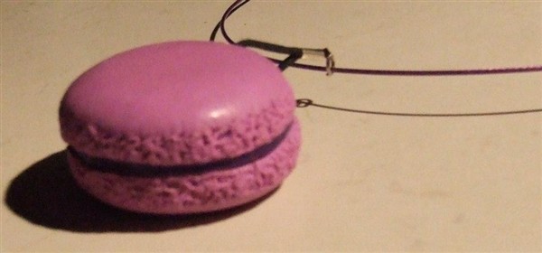 Collier Macaron gros plan