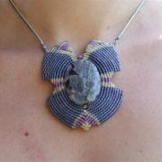 Collier Pendent Labradorite gros plan