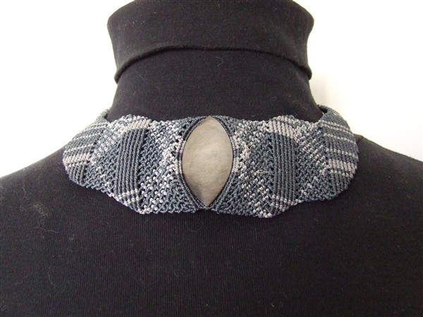 Collier Plastron Obsidienne argentée