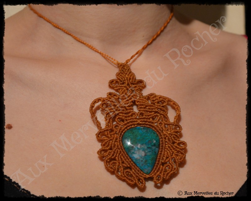 Pendentif volupté chrysocolle porté