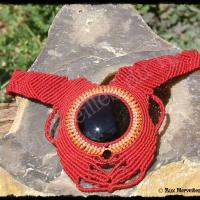 Collier boomerang obsidienne manto huichol
