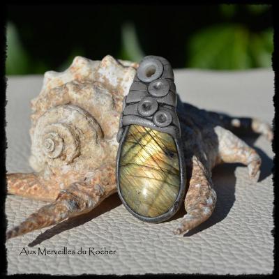 Labradorite 12