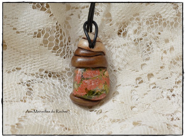 Pendentif polymere unakite