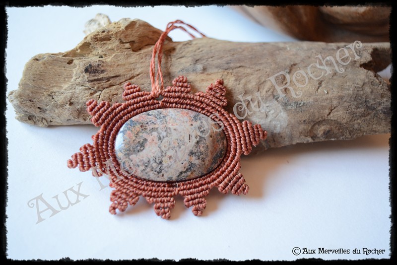 Pendentif soleil calcedoine peau de serpent 3