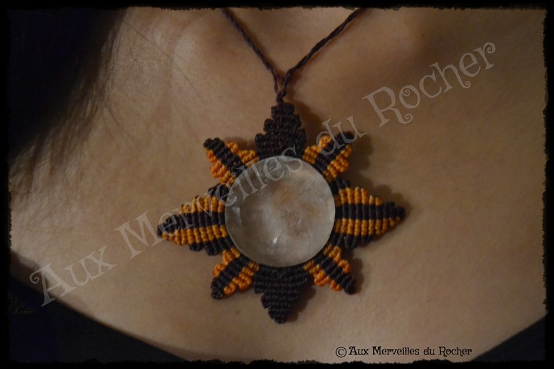 Pendentif soleil cristal de roche porte