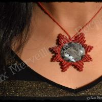 Pendentif soleil larvikite porte