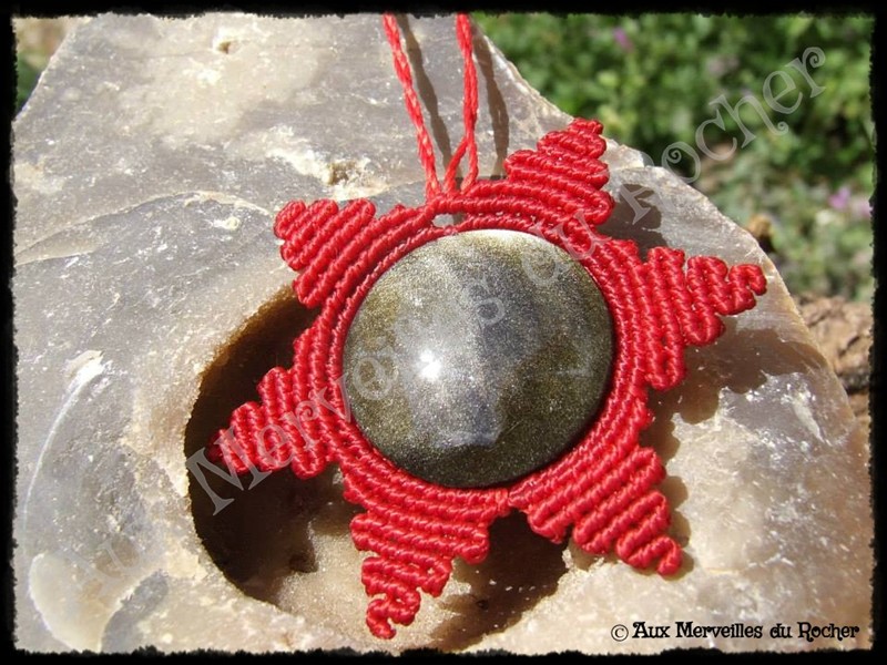 Pendentif soleil obsidienne doree